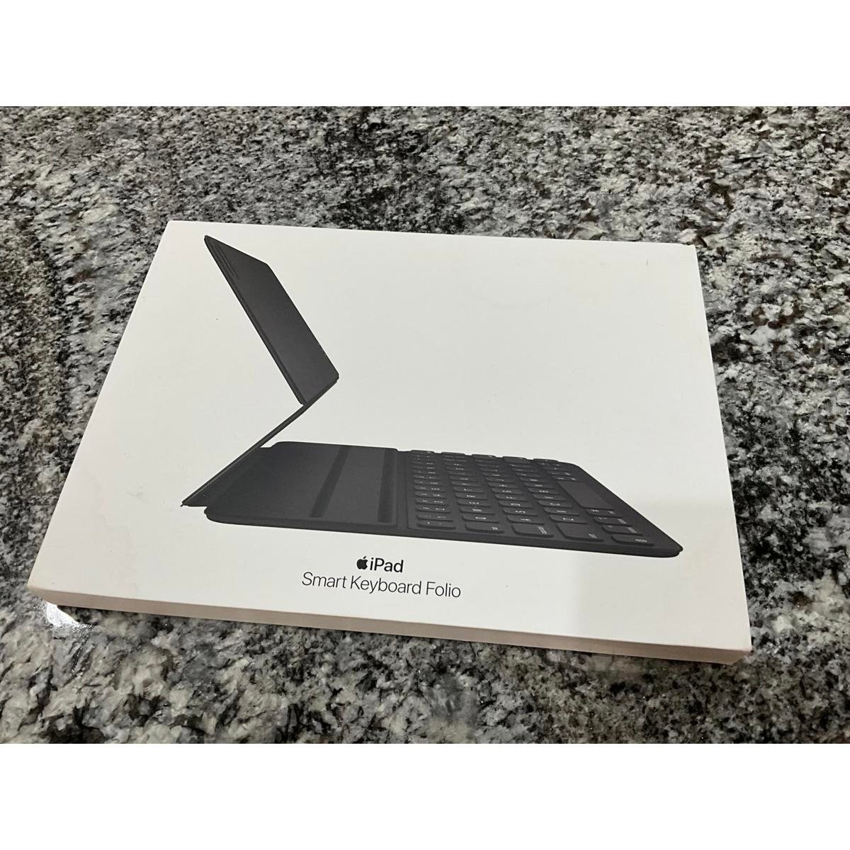 iPad Smart Keyboard Folio A2038