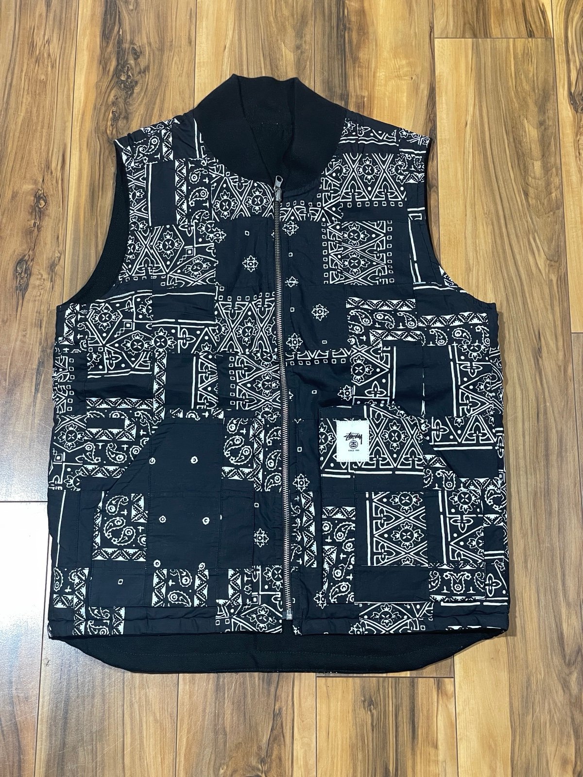 *final price drop* Stussy reversible vest black paisley