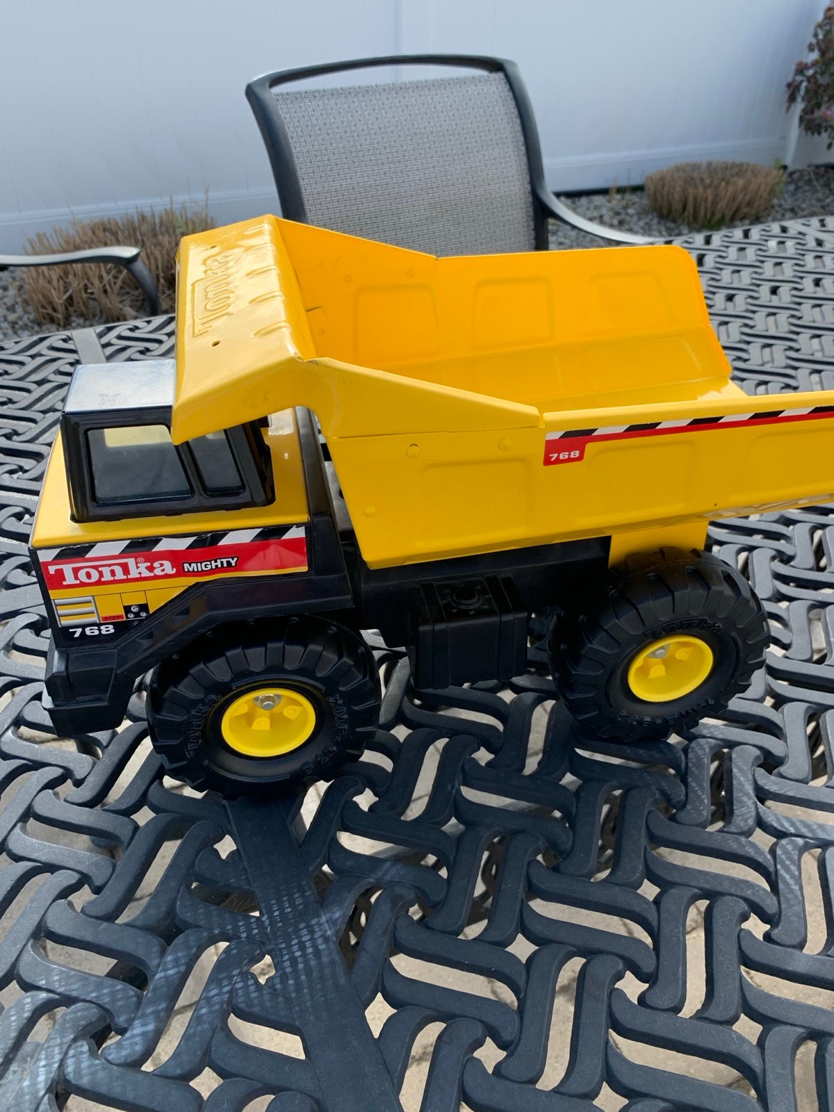 Tonka Mighty Steel Dump Truck 768 good condition Vintage 1999