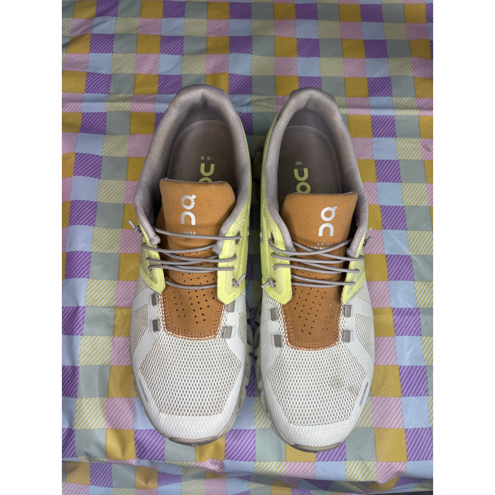 On Cloud “5 Cloud” sneakers in great shape, size 40/8.5.
