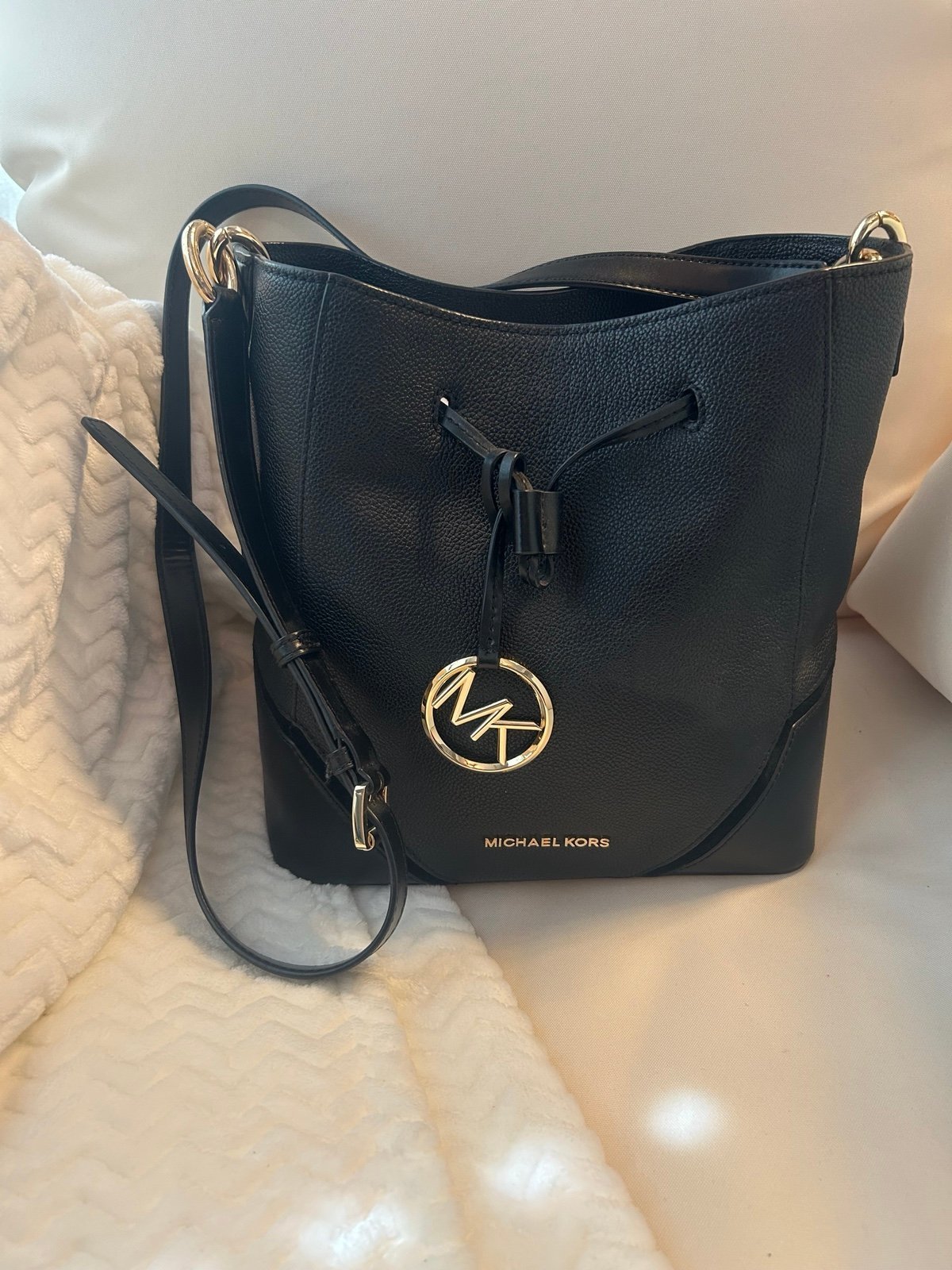 Michael Kors Nicole Leather Bucket Bag