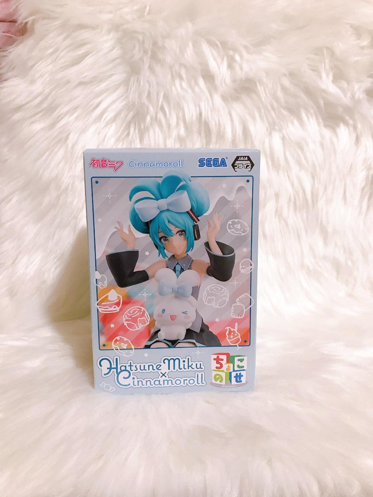NIB Hatsune Miku x Cinnamoroll Noodle Stoppe Figure
