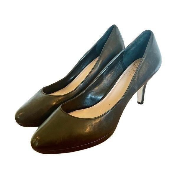 Vince Camuto black leather rounded toe pumps 8.5