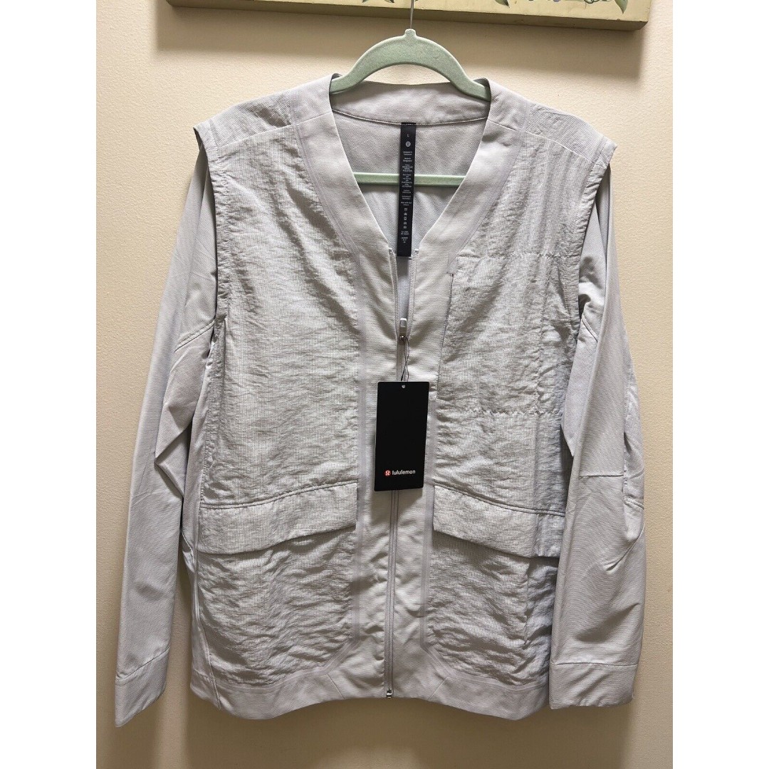Lululemon Water Repellent Hike Convertible Bomber Jacket Size L NWT