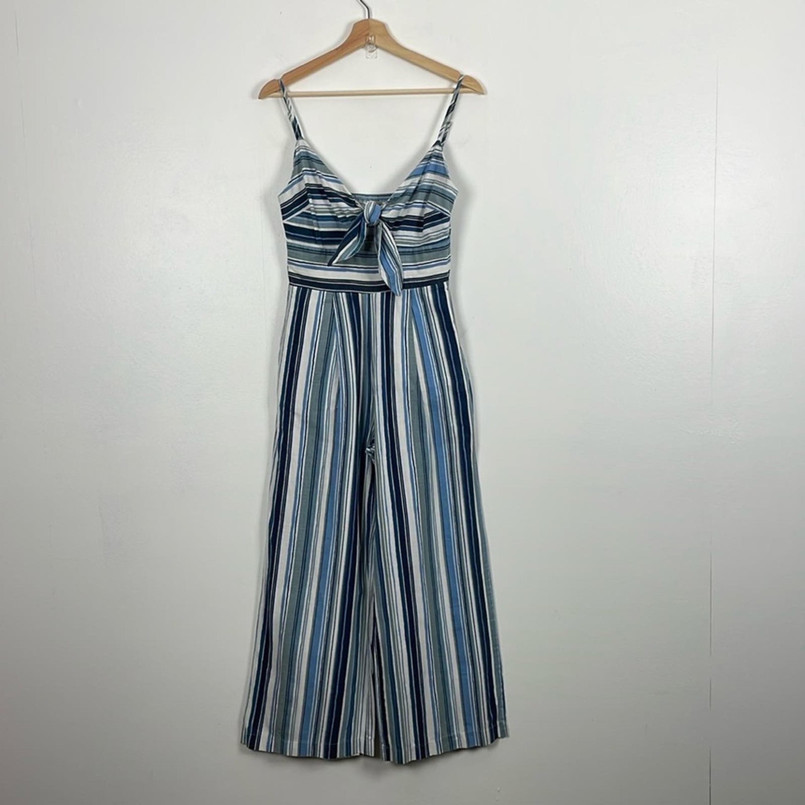 Moon River Womens SM Crop Wide Leg Striped Spaghetti Strap 2 Pocket Jumpsuit