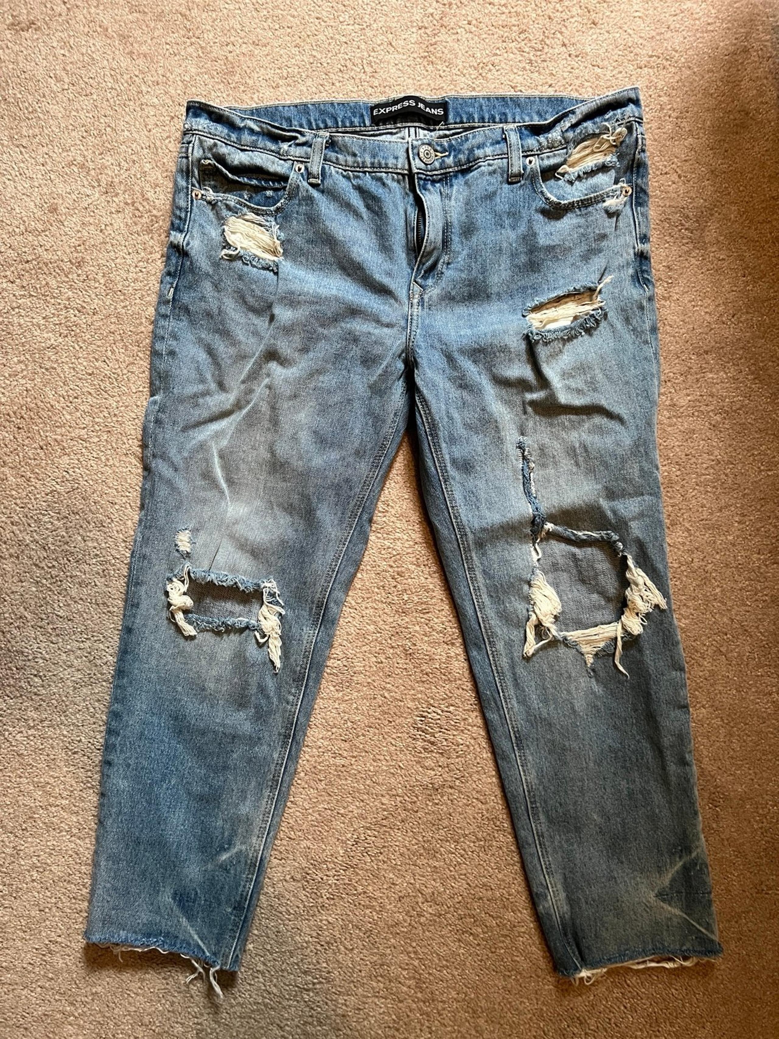 Express boyfreind cut jeans