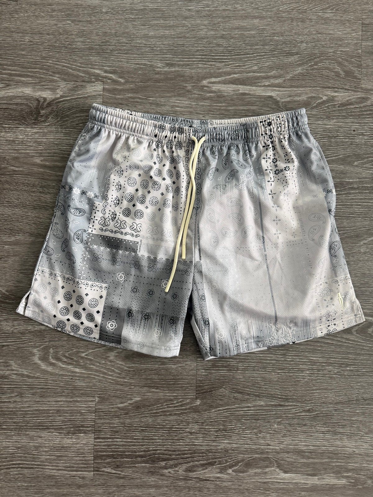 Ironwilled light paisley mesh shorts