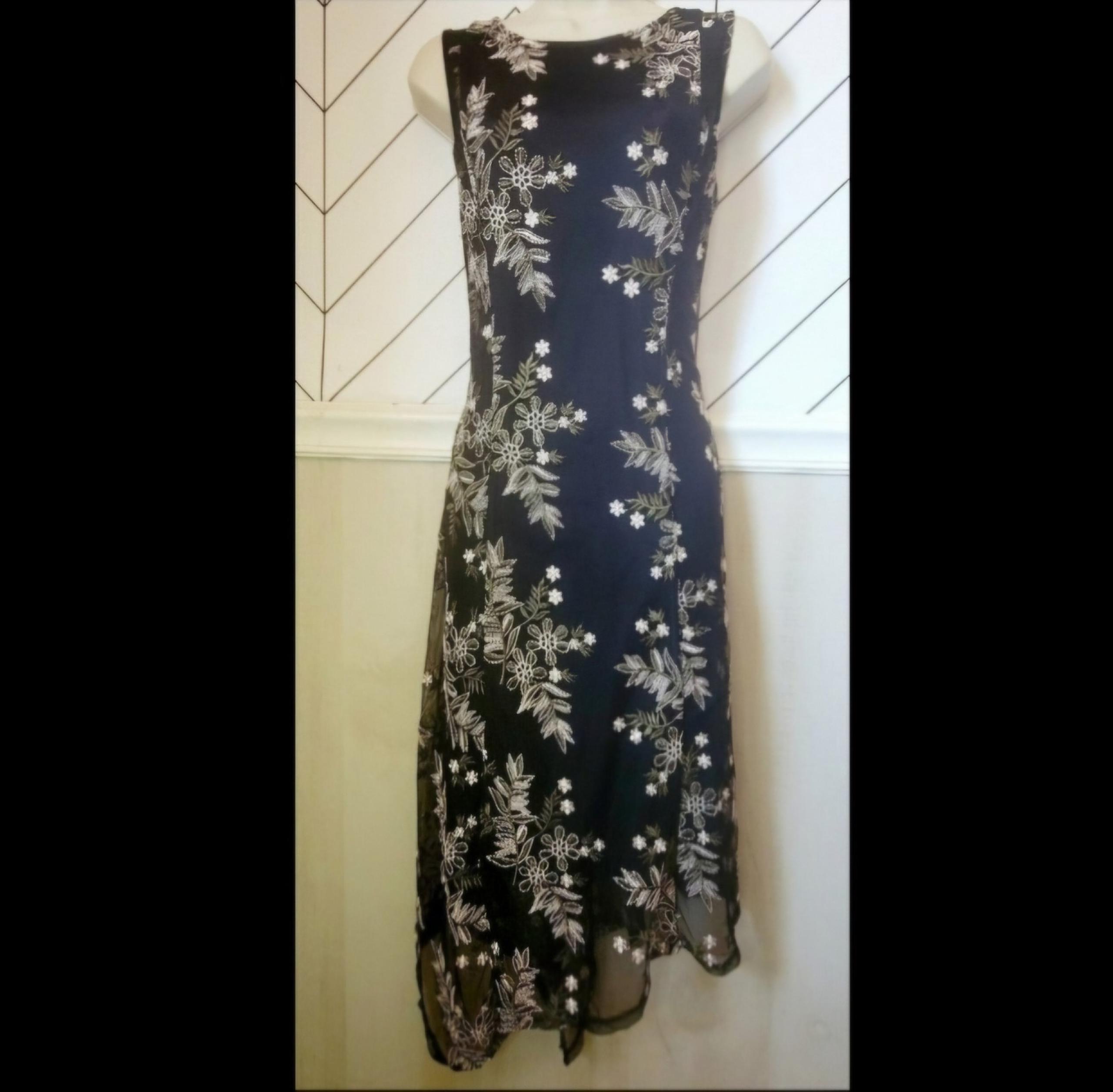 Women's NWOT Size 8 Midi Dress by Alfani