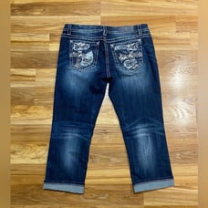 Miss Me Stretch Denim Celtic Cross Mid-Rise Easy Crop Capri Jeans~34~