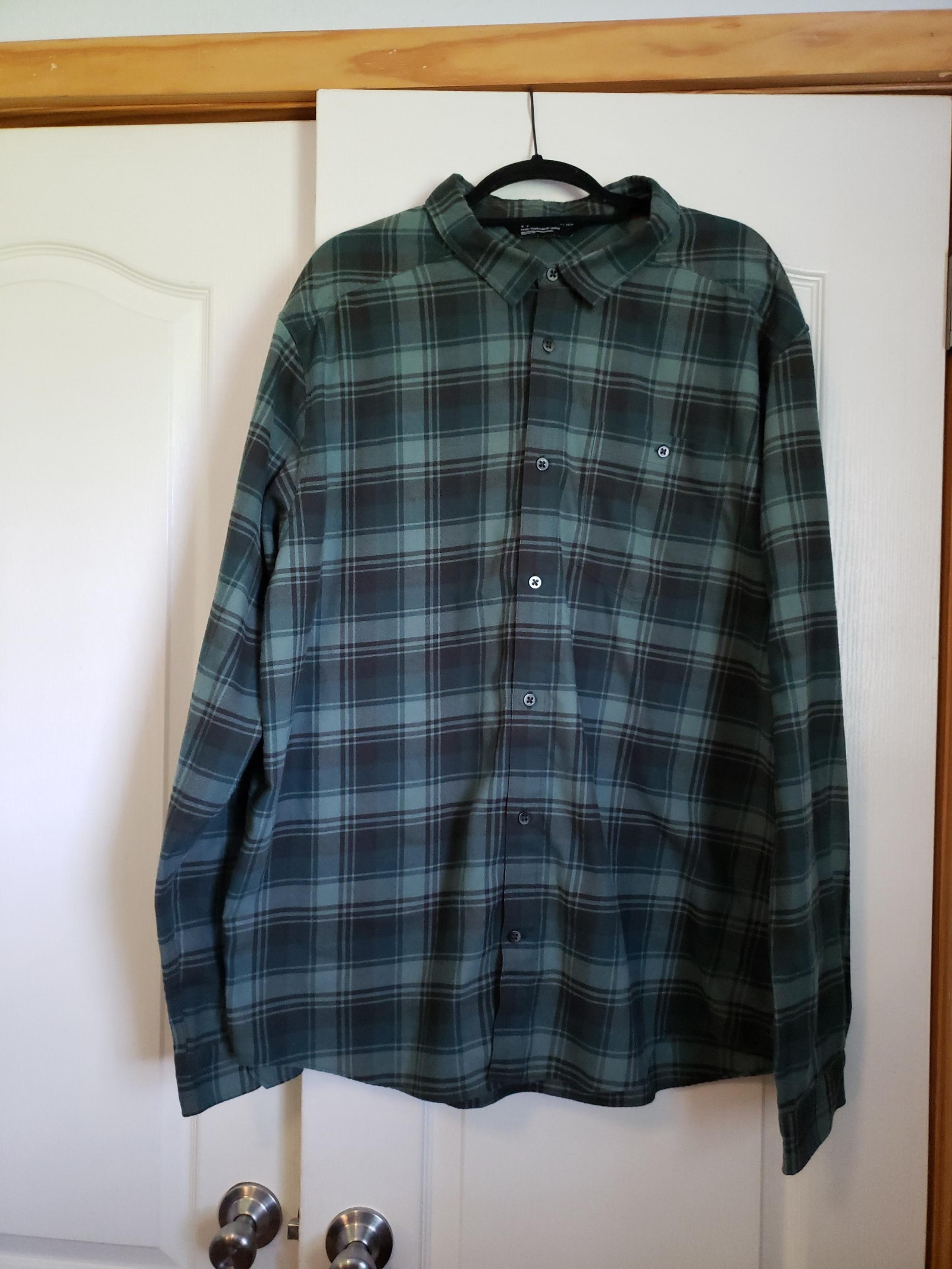 Under Armour Men 3XL Button Up Green Shirt
