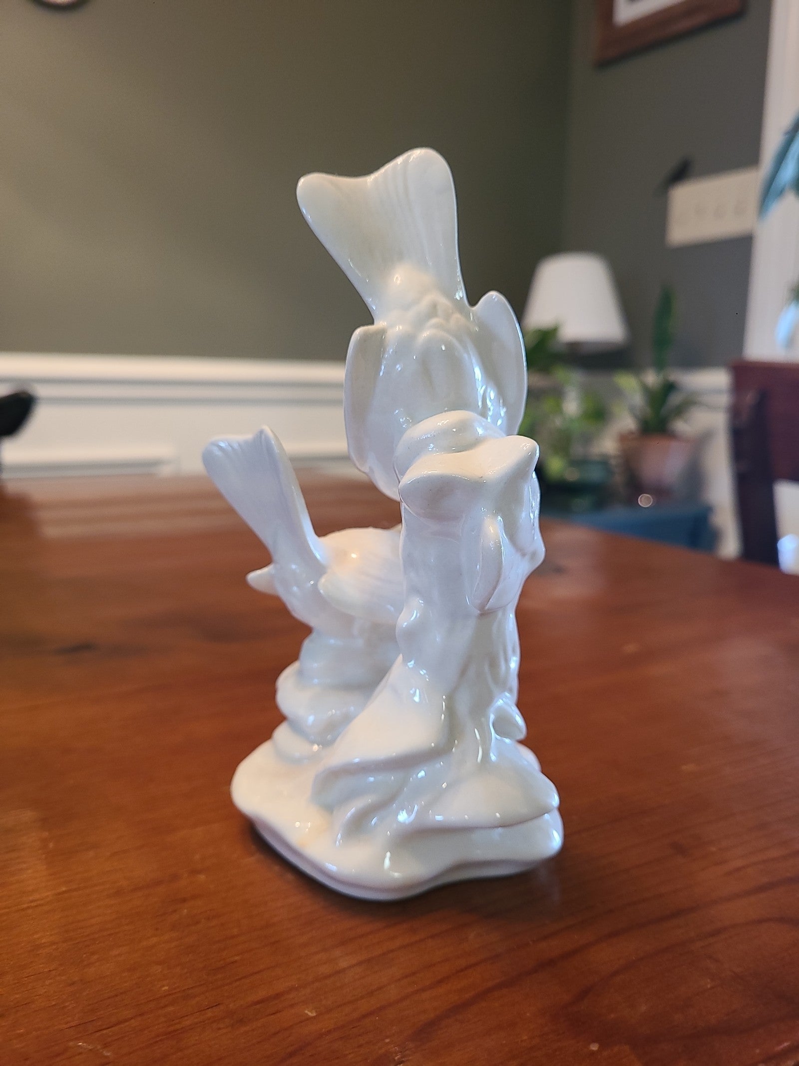 Vintage RC U.S.A. crown maker's mark white birds figurine