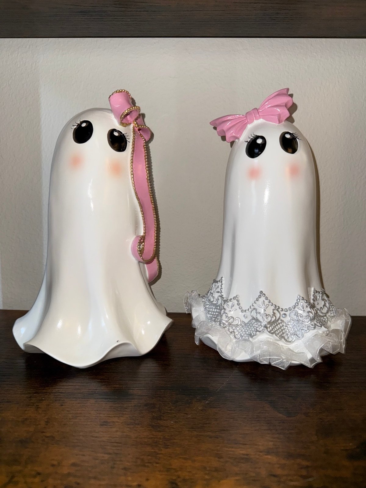 Glamorous Ghouls Pink Bow Ghost Friends
