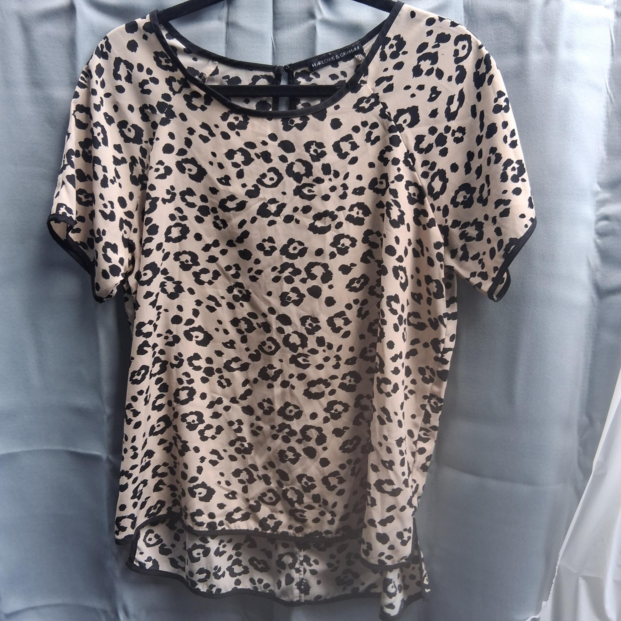 Harlowe & Graham Leopard Print Women's Blouse Medium Short Sleeve Keyhole Back