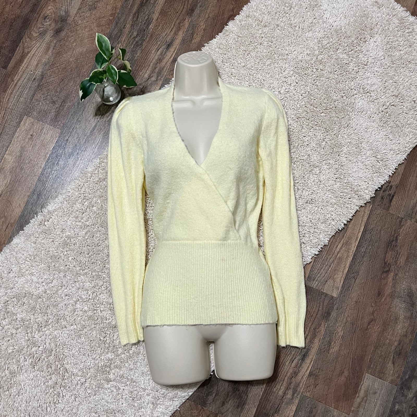 Nordstrom Something Navy Size XS Yellow Alpaca Blend V Neck Faux Wrap Sweater