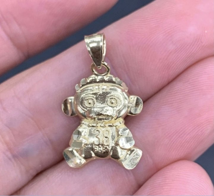 10k solid gold 38 baby pendent