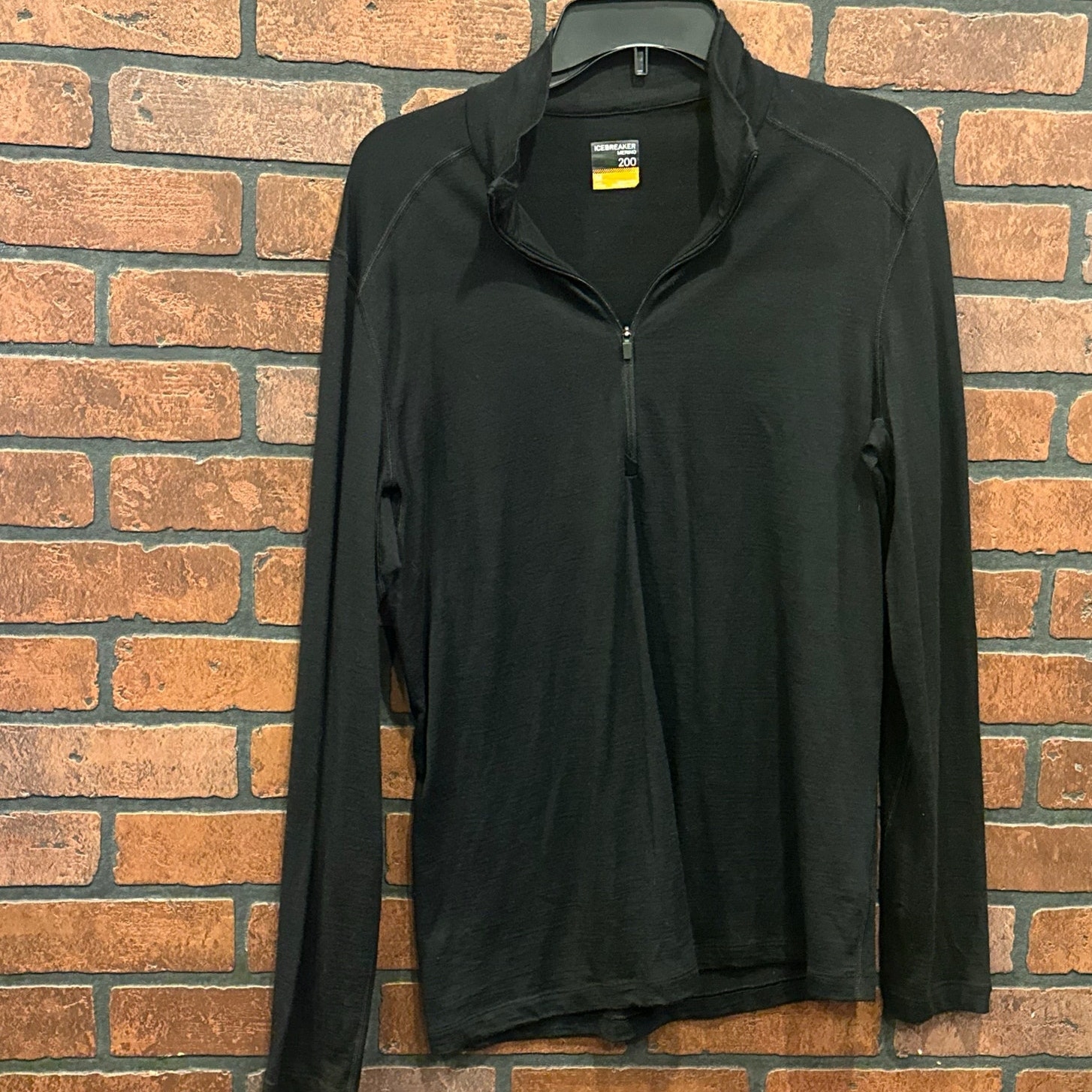 Icebreaker 200 Long-Sleeve Half-Zip Base Layer Top Mens Medium Black Merino Wool