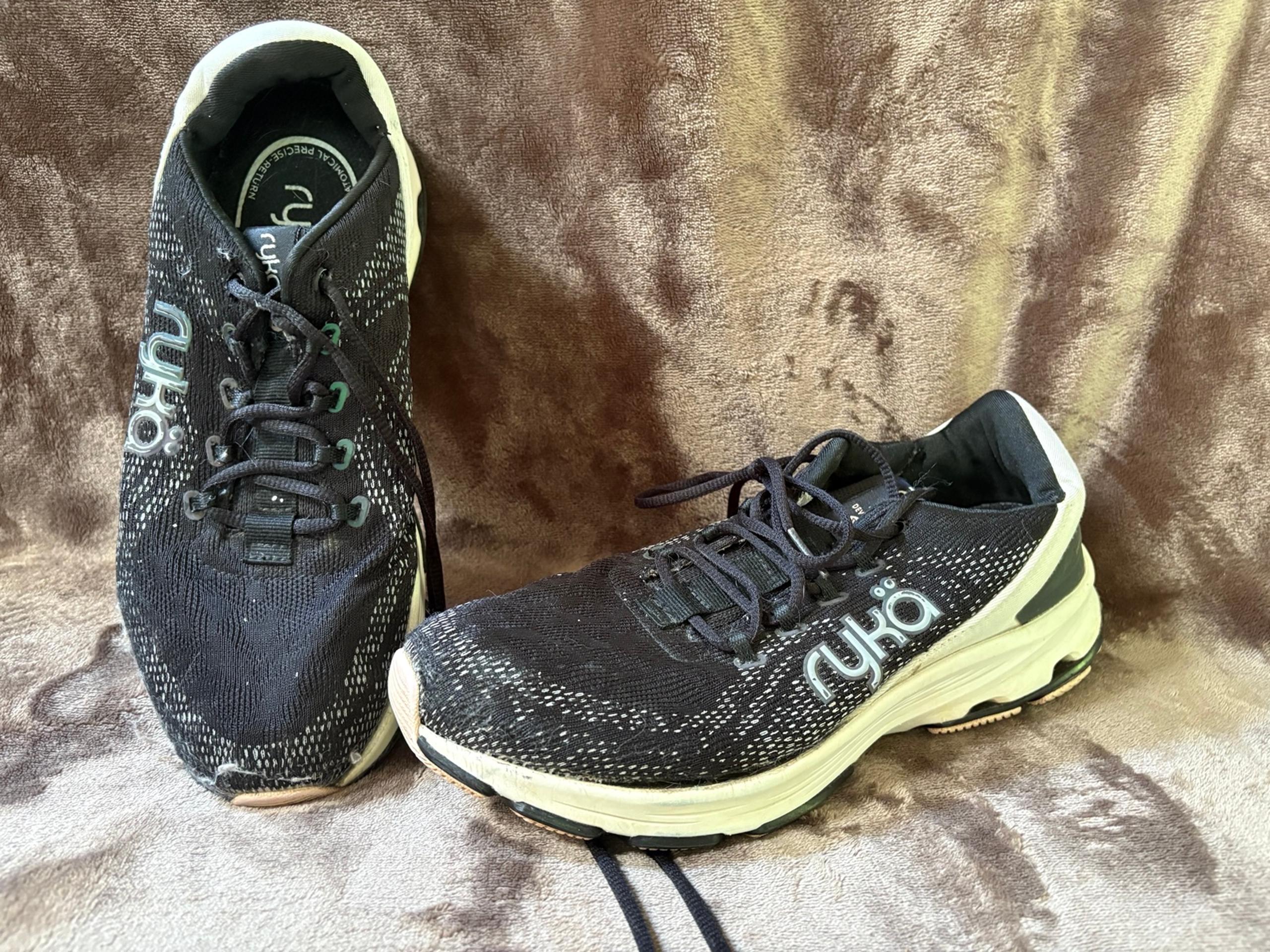 Ryka Skywalk Rush Black Athletic and Training Shoes Size 8.5