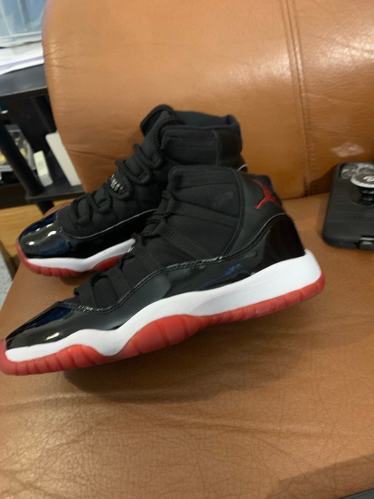 Nike air jordan 11 bred sz 5.5y used