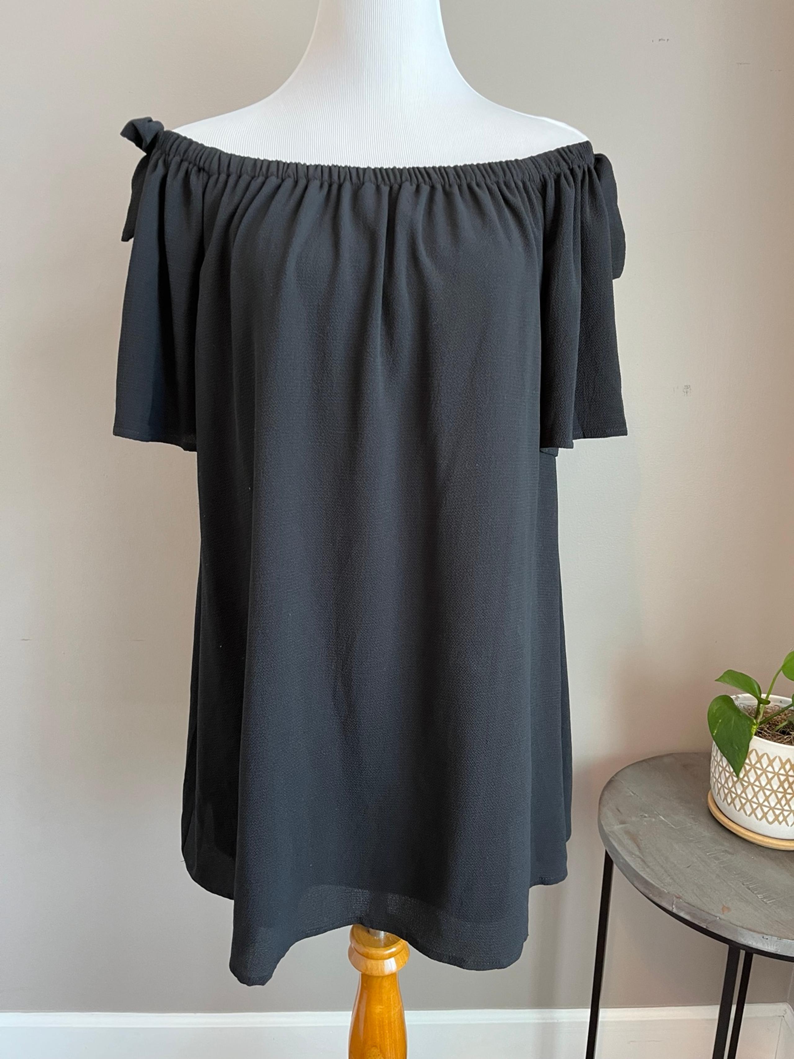 She + Sky Small Off the Shoulder Black Dress