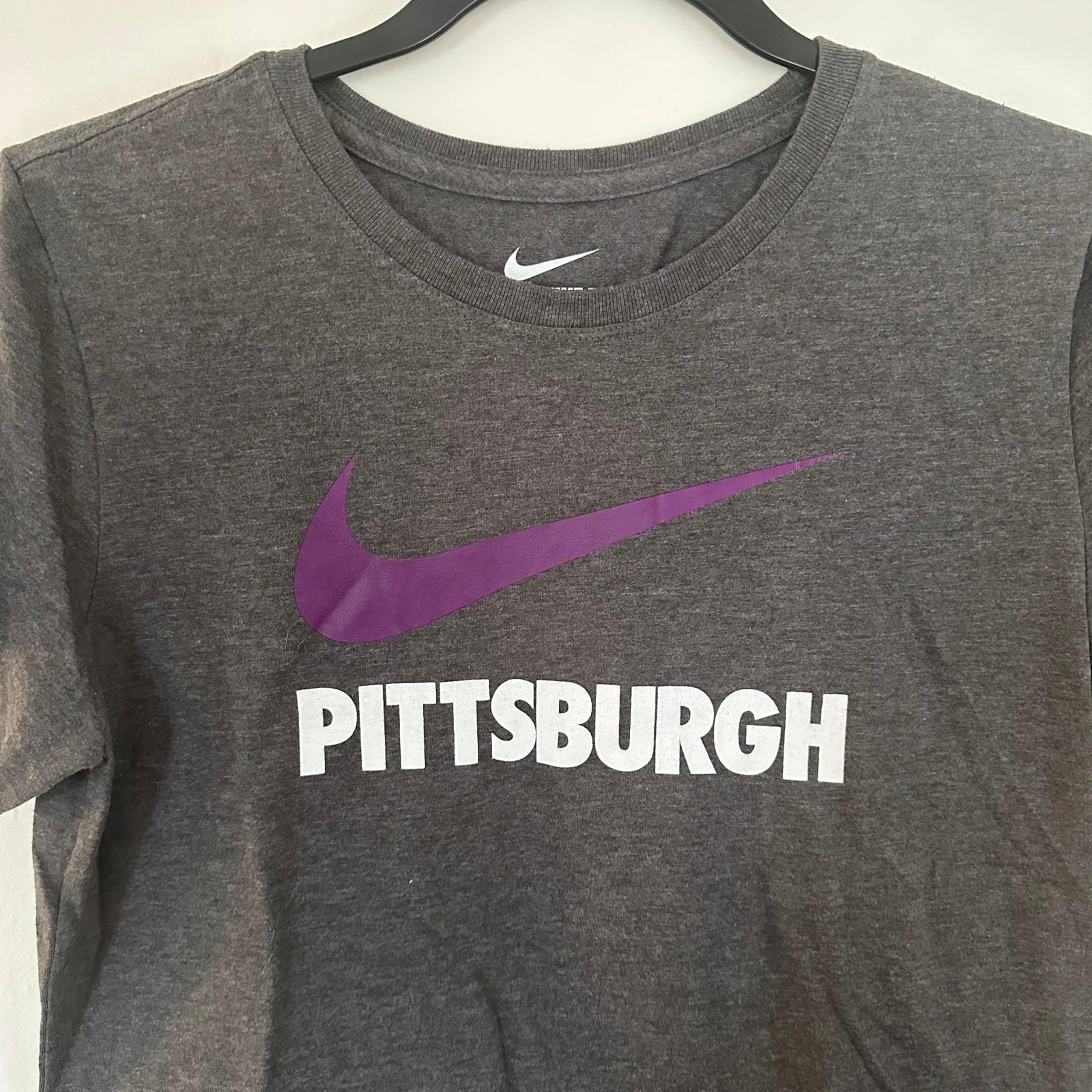 Nike Pittsburgh Womens Medium Grey Athletic Cut T-Shirt