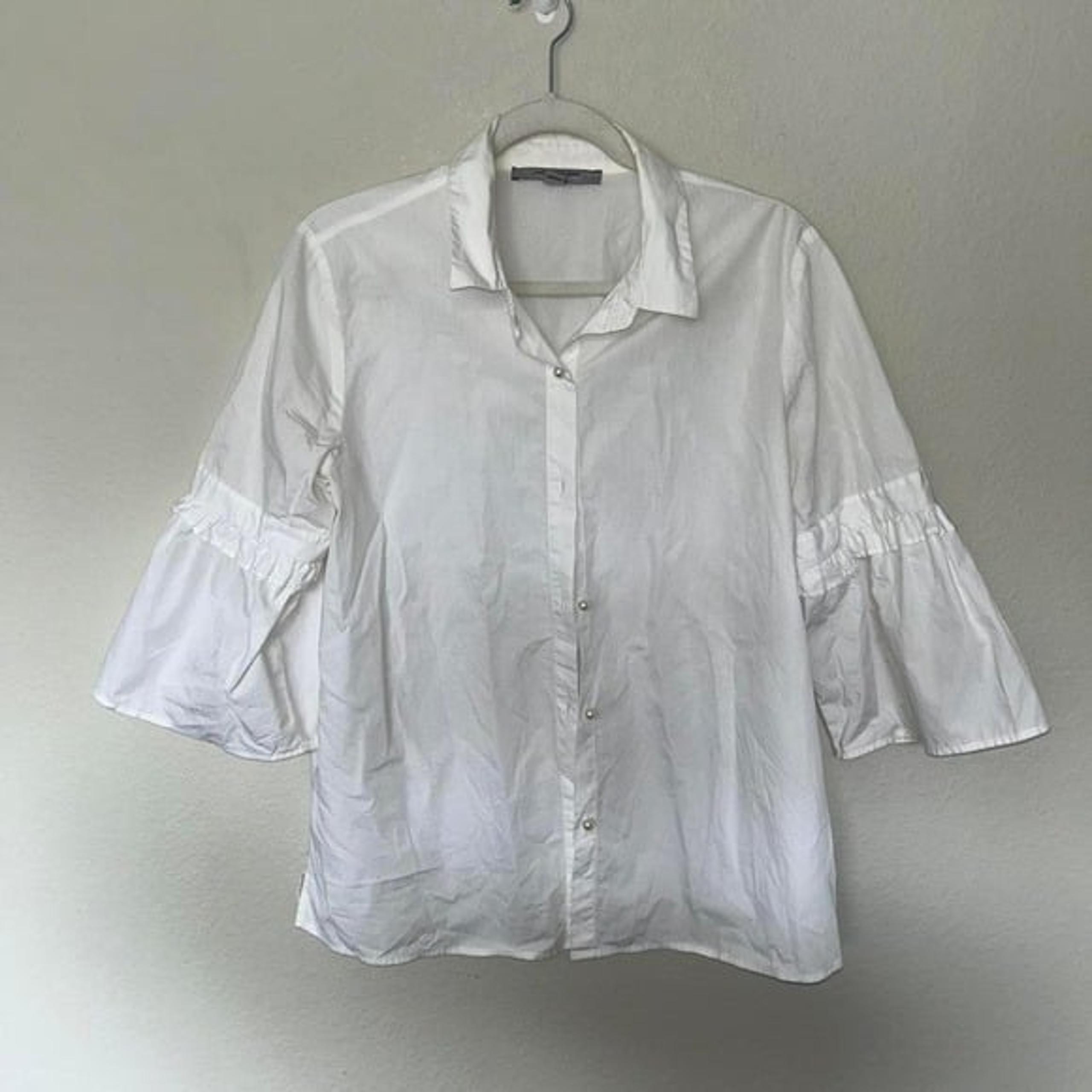 Andrew Marc White Button up Blouse women's size medium career office minimal