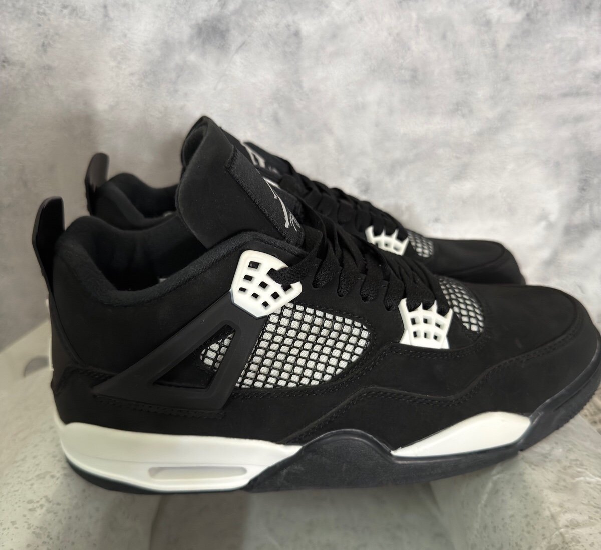 Men’s Sz 9 Jordan 4 Retro White Thunder