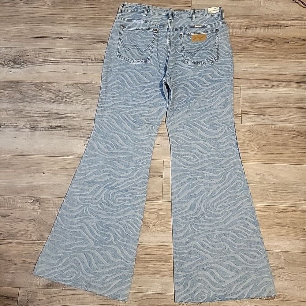Wrangler Wanderer Jeans Womens 33/34 Highrise Wide Leg Raw Hem Blue Denim NWT
