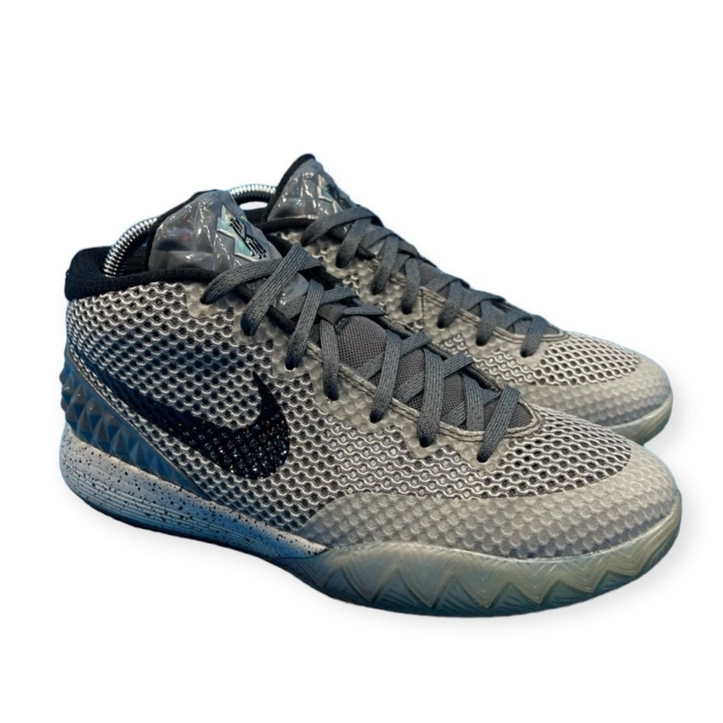 Nike Youth Kyrie Irving 1 All Star Sneaker Size youth 6.5
