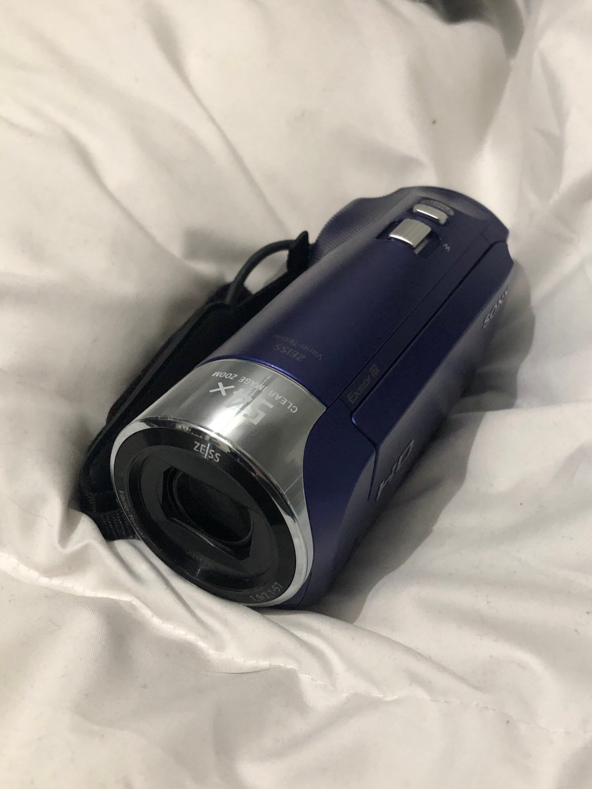 Sony Handycam HDR-CX240 Working