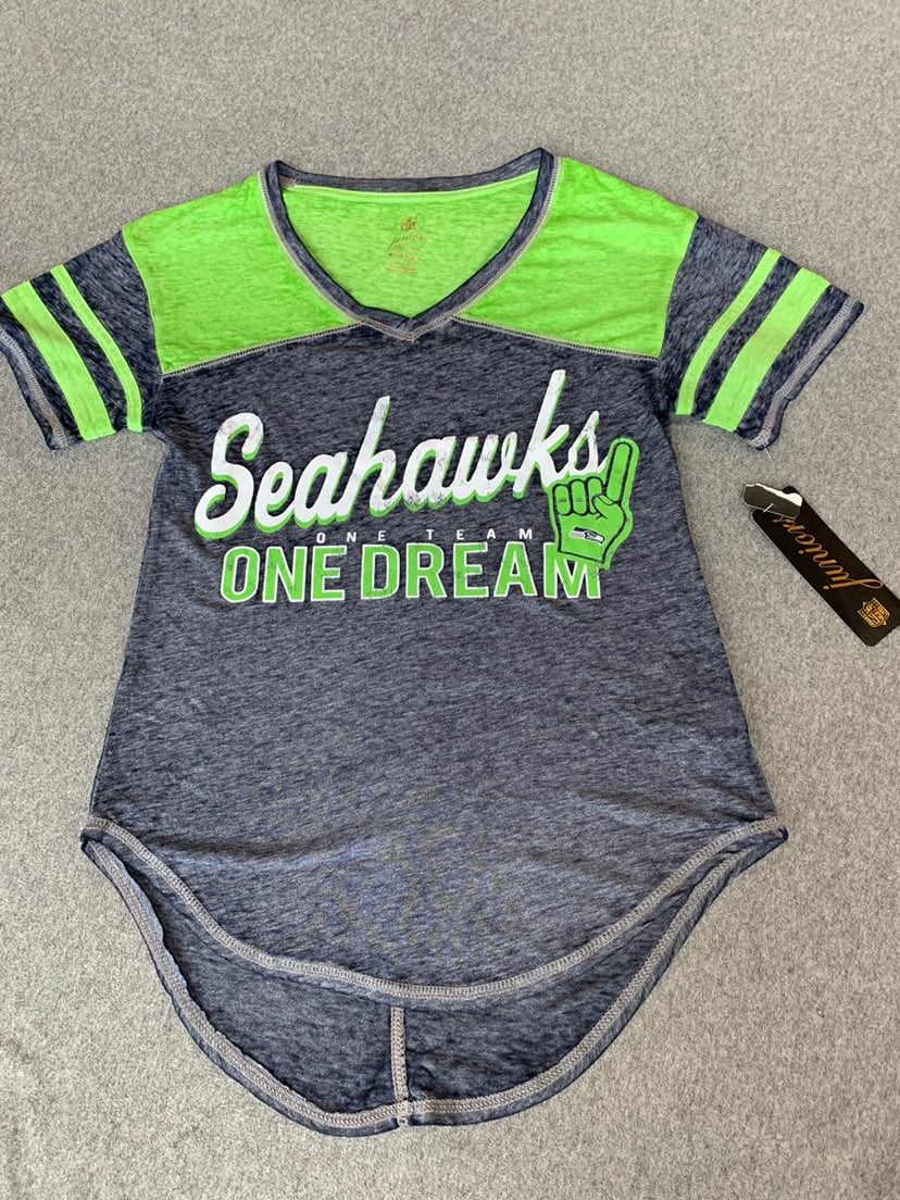 NWT Womens seahawks Medium Tee