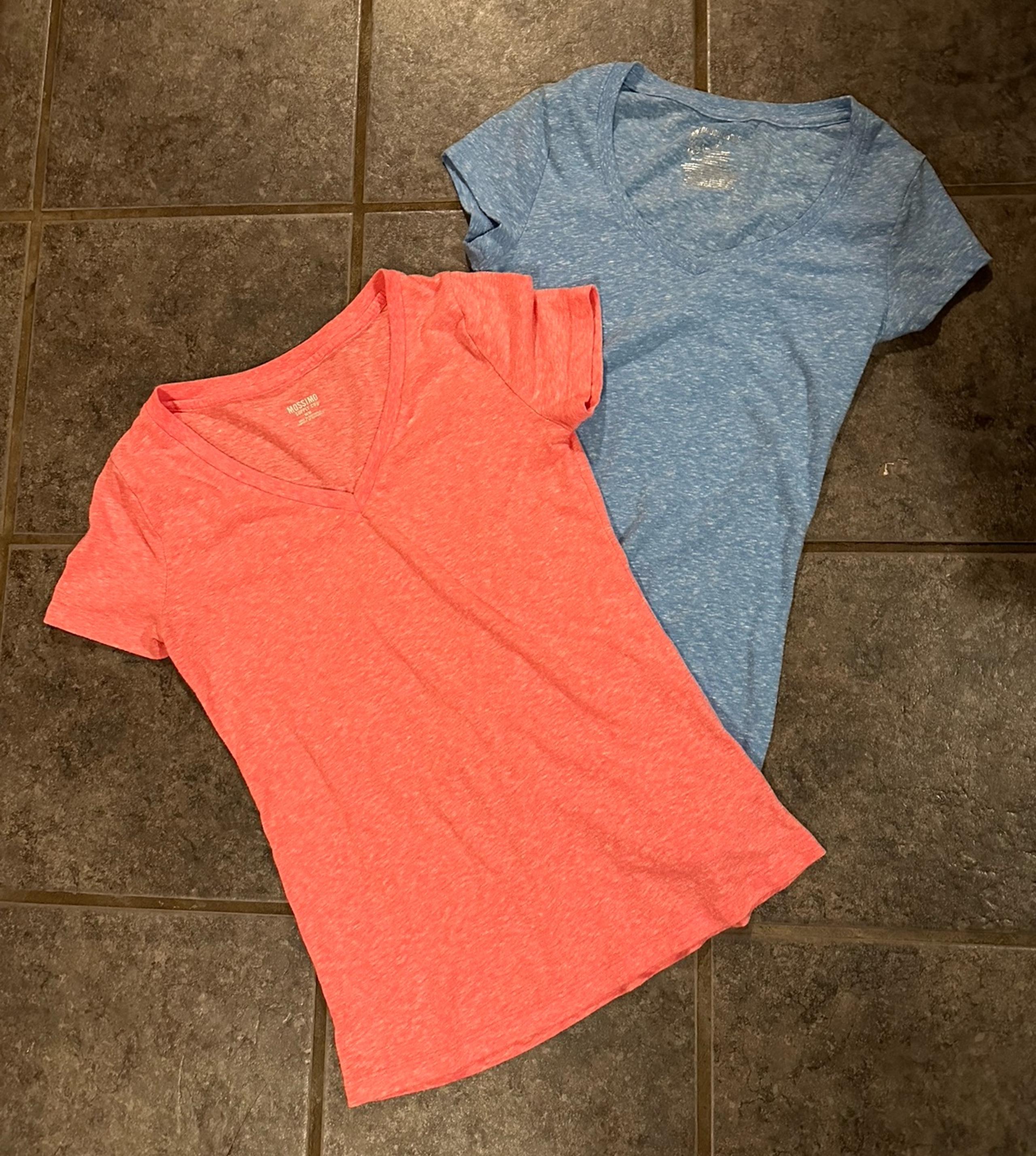 Mossimo/No boundaries women’s ss tee bundle sz med