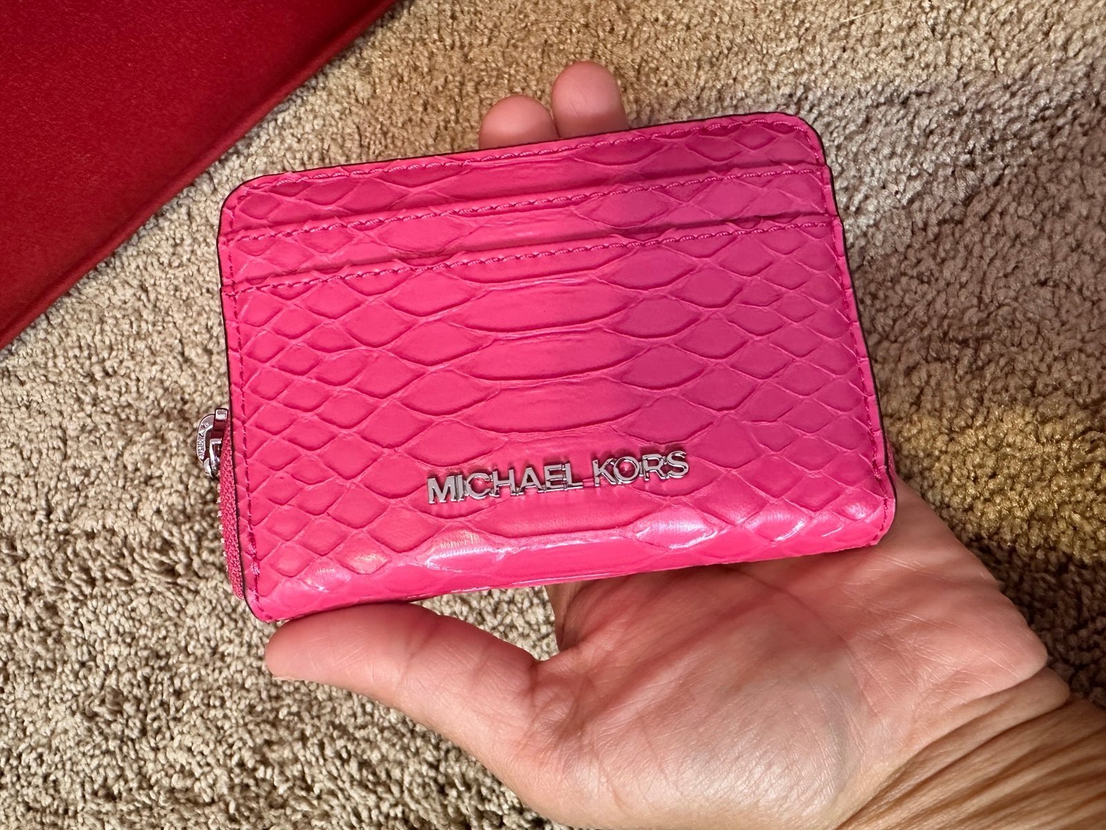 Michael kors jet set card case electric pink