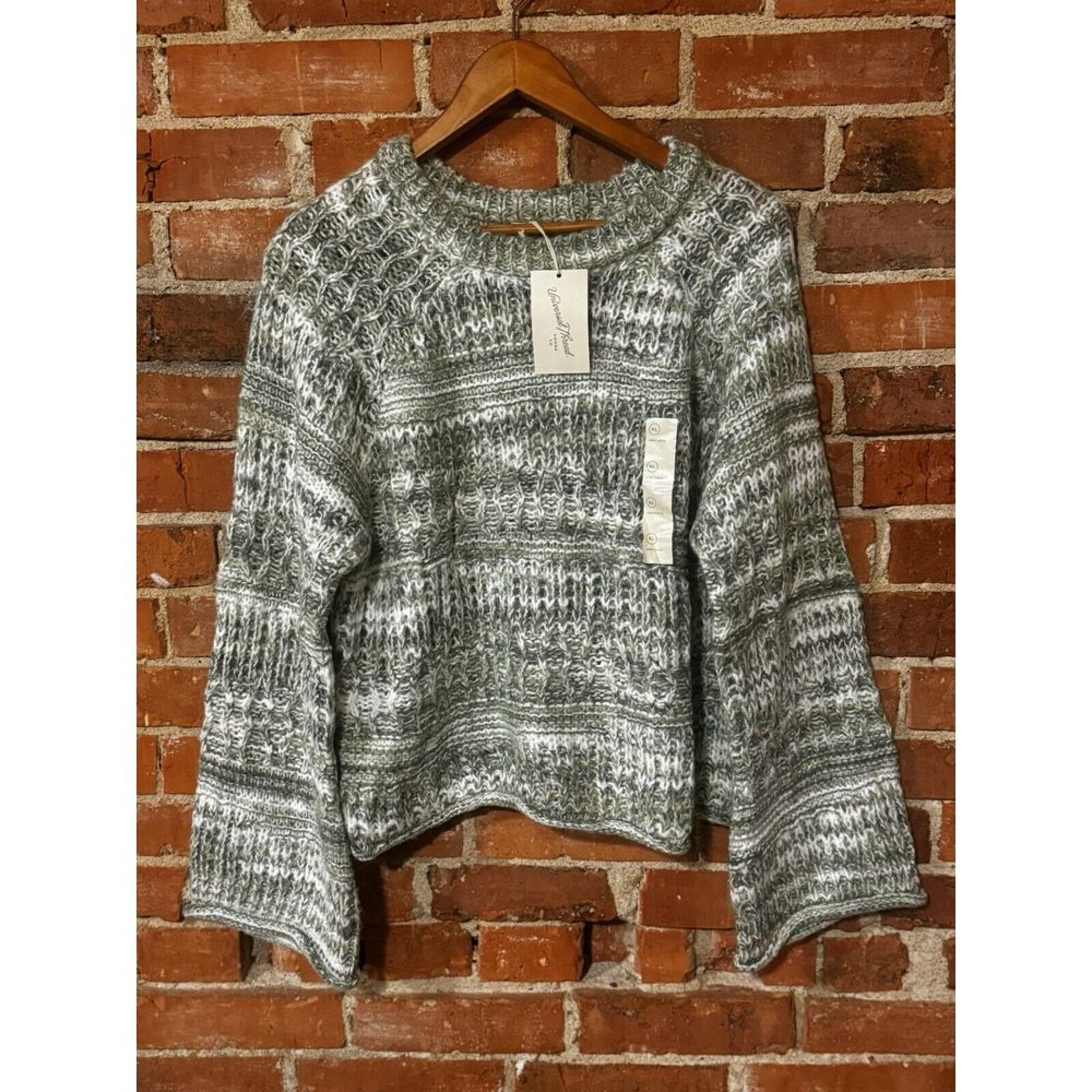 Sweater Women's X-Large Green And White Cable Knit Bell Sleeve Sweater XL - Universal Thread