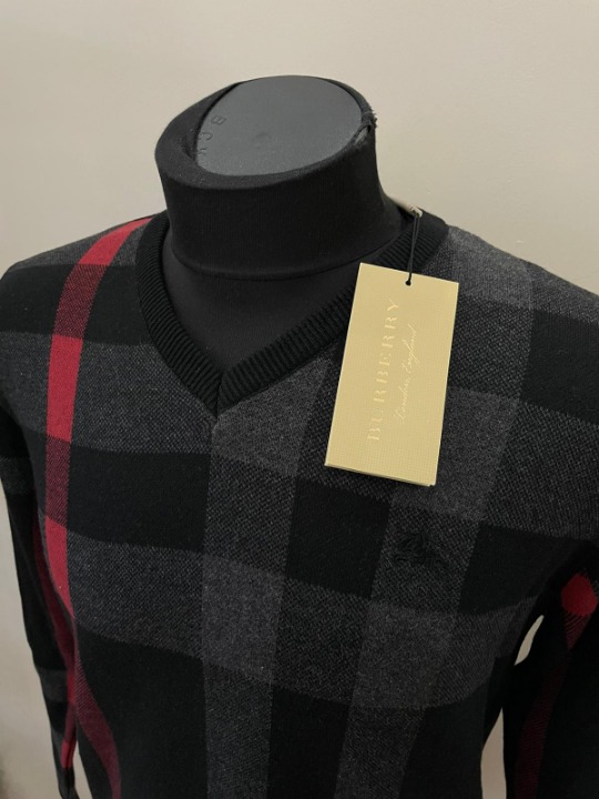 Burberry men sweater
