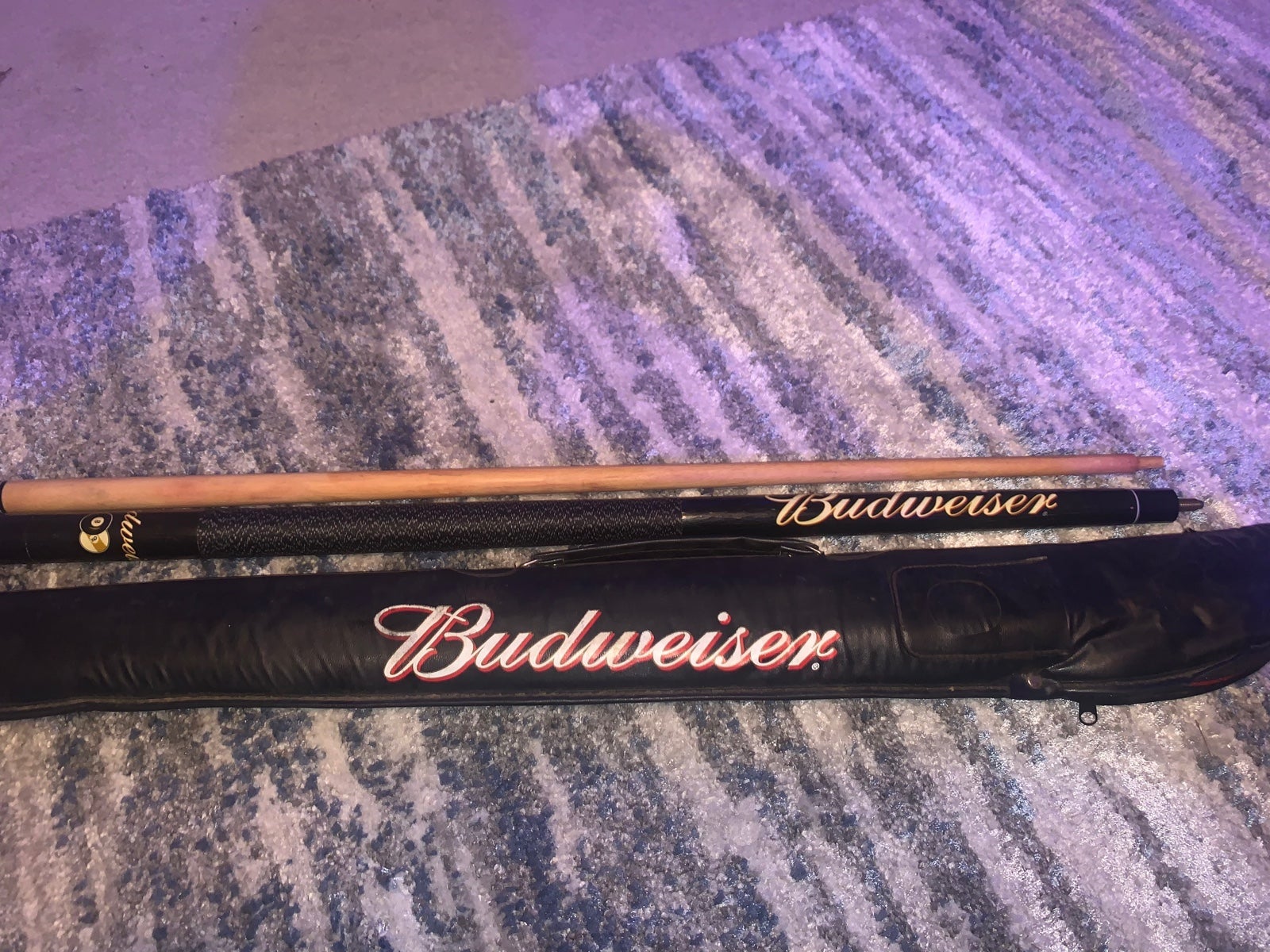 Vintage Budweiser 8-9 ball split cue