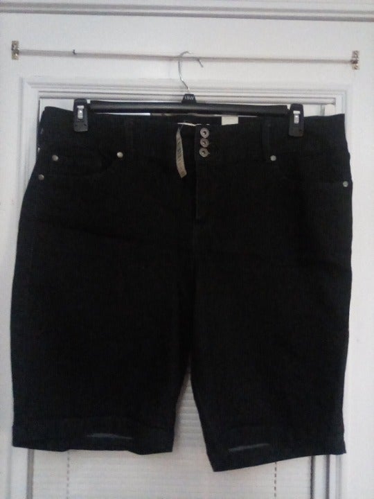 NWT TORRID PLUS SZ 24 DENIM JEGGING SHOR