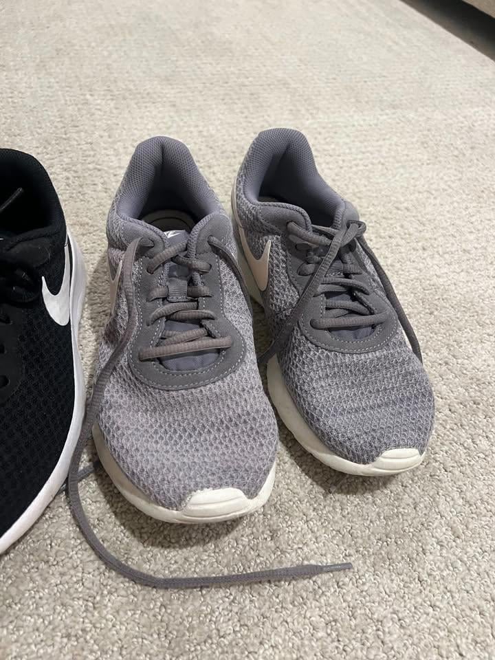 Gray Knit Nike Running Shoes (Size W 8.5)