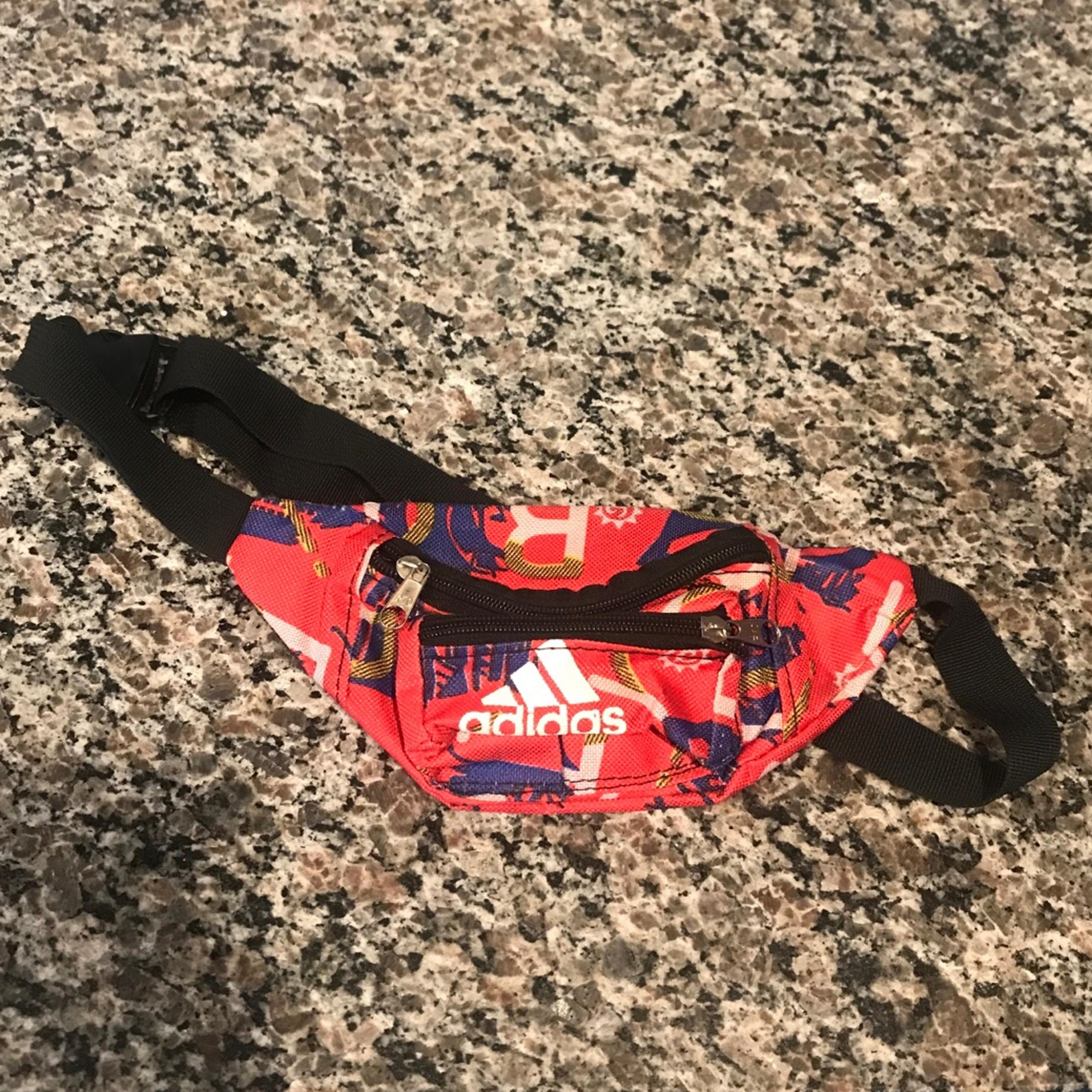 Adidas Río - Red Fanny Pack - Buckle Belt Bag 3 pockets