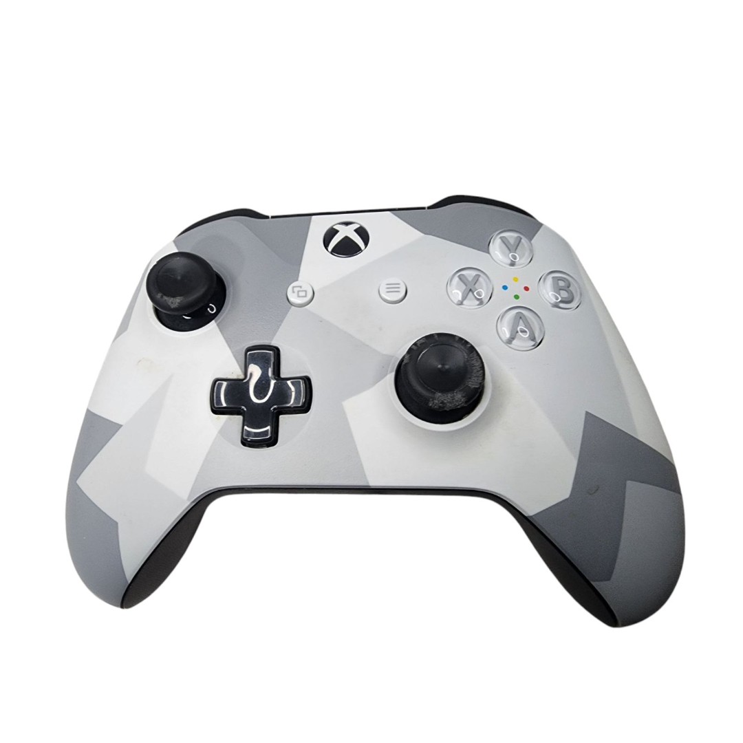 Microsoft Xbox One Wireless Controller Model 1708 Winter Forces Camo White Gray