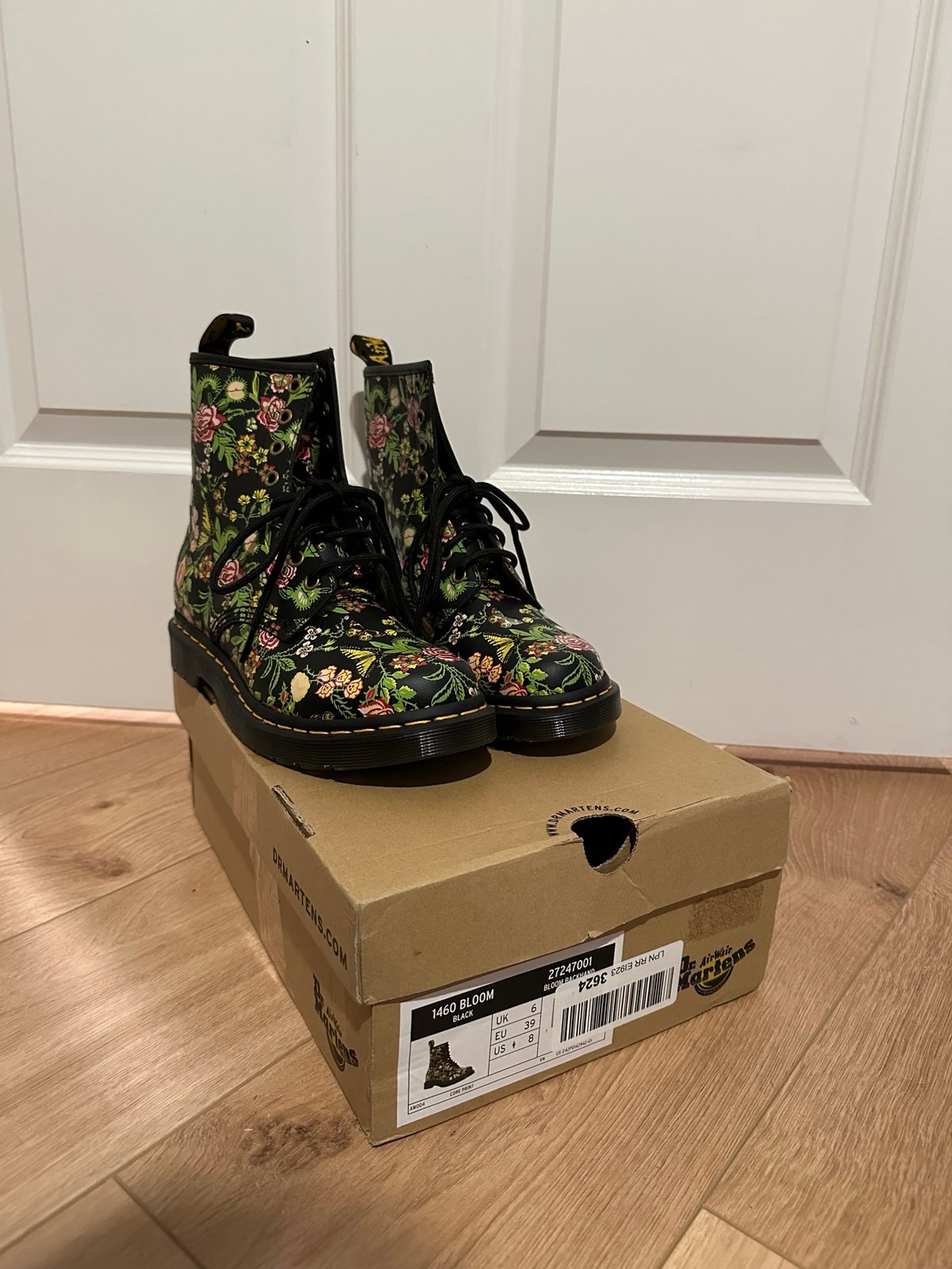 Rare 1460 Doc Martens Bloom UK 6/US women’s 8 NIB