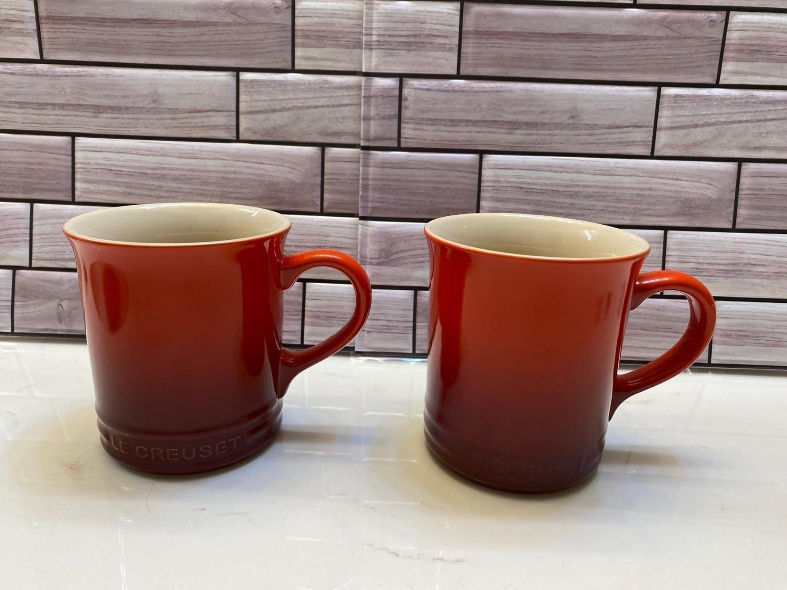 Le Creuset❤️ Vancouver Mugs Red carise NEW set of 2