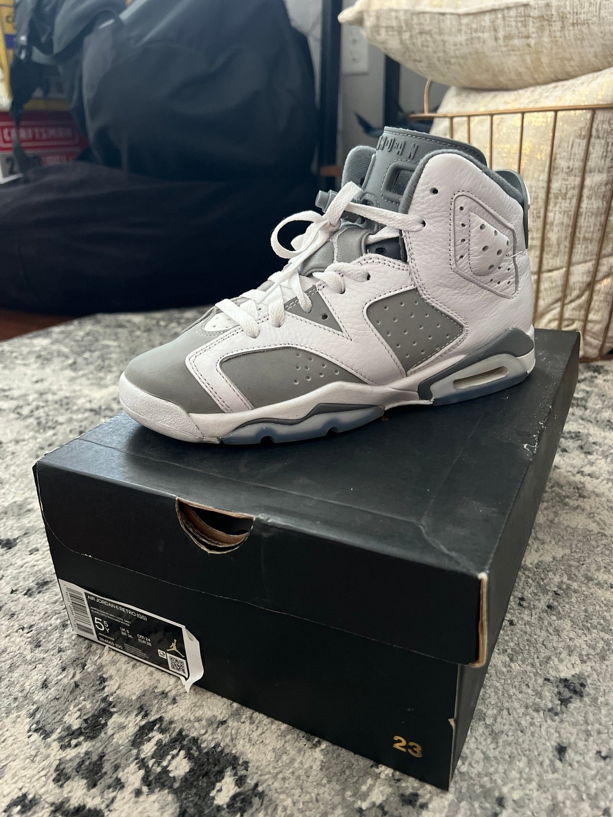 Big Kids Jordan 6 Retro