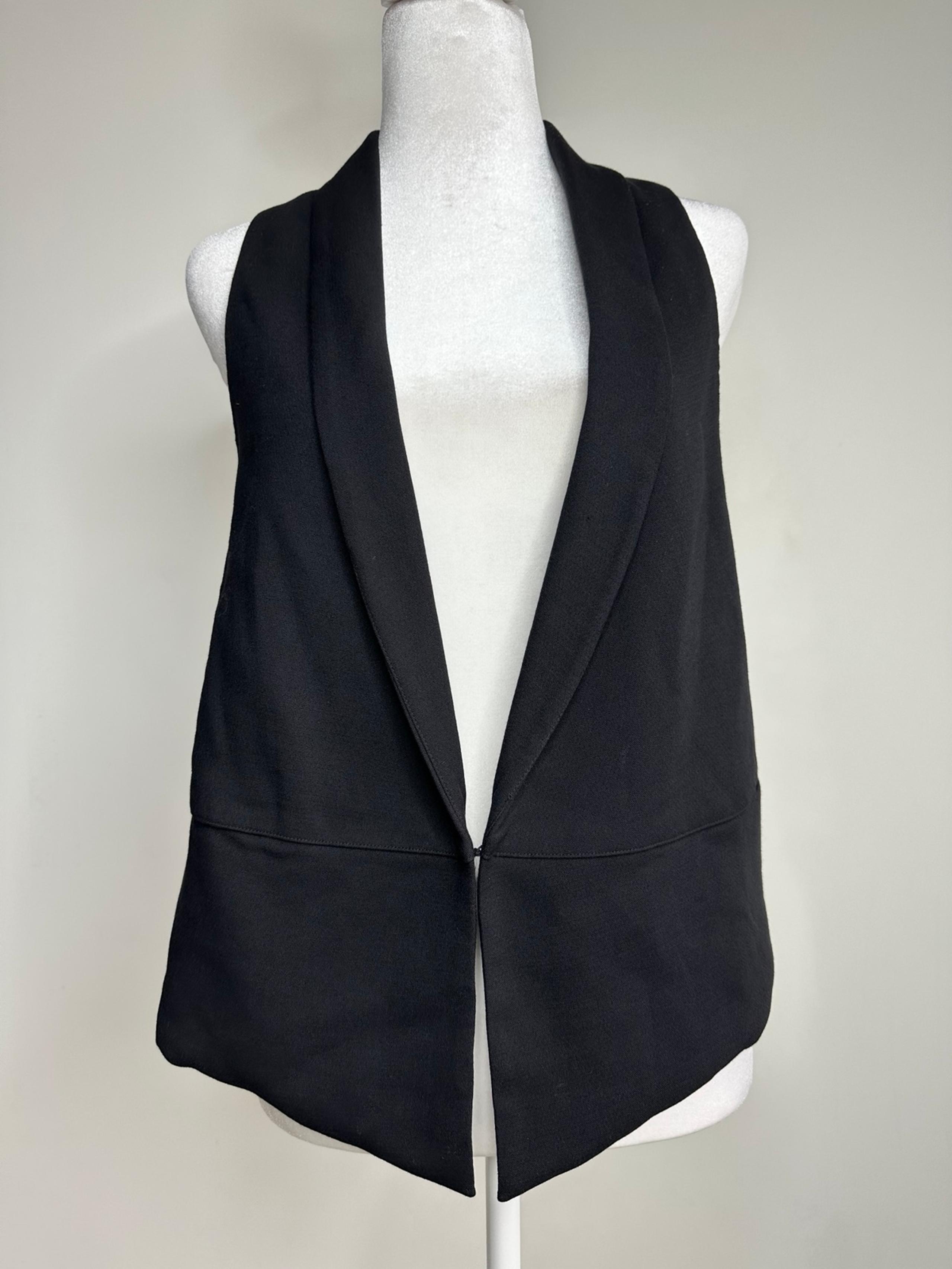 CABI 692  Classic Black Vest With Pockets Women’s Size Small