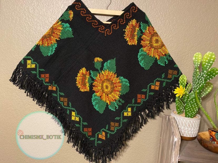 Handmade mexican poncho/mañanita