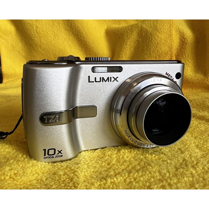 Panasonic LUMIX DMC-TZ1 5.0MP Digital Camera