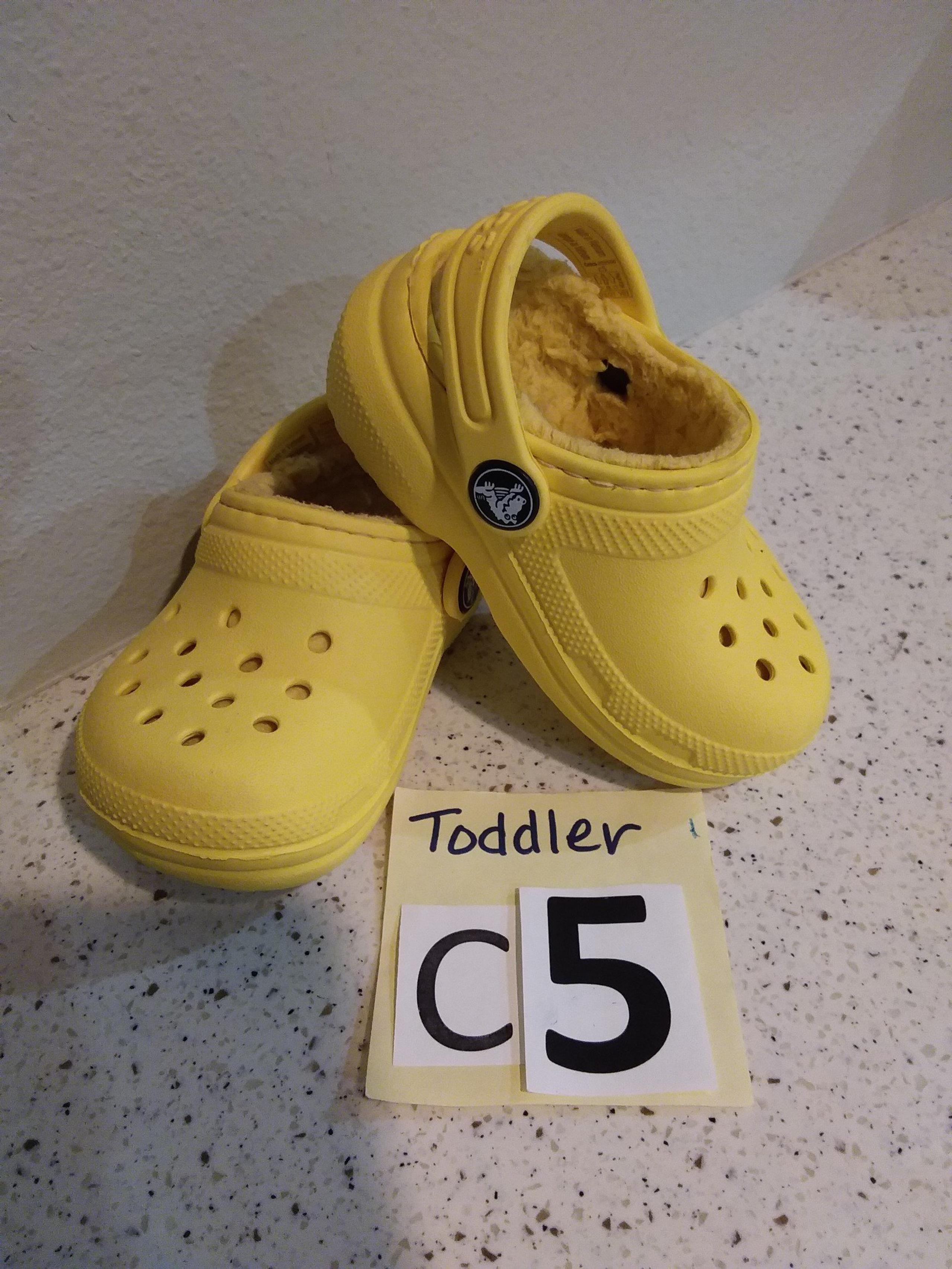 Crocs Yellow lined clogs, toddler's Size C5