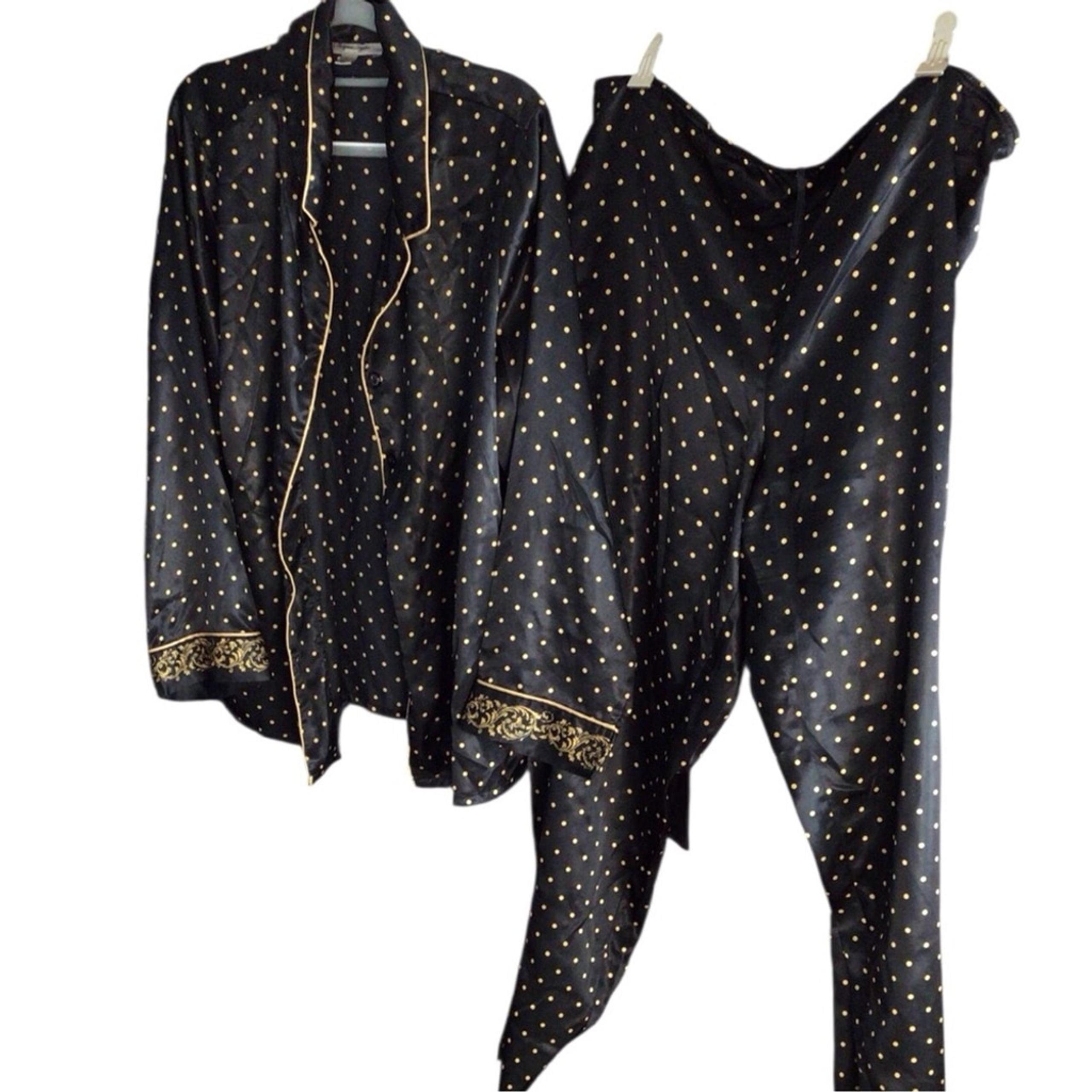 Morgan Taylor Black and Gold Dot Pajama Set size XL