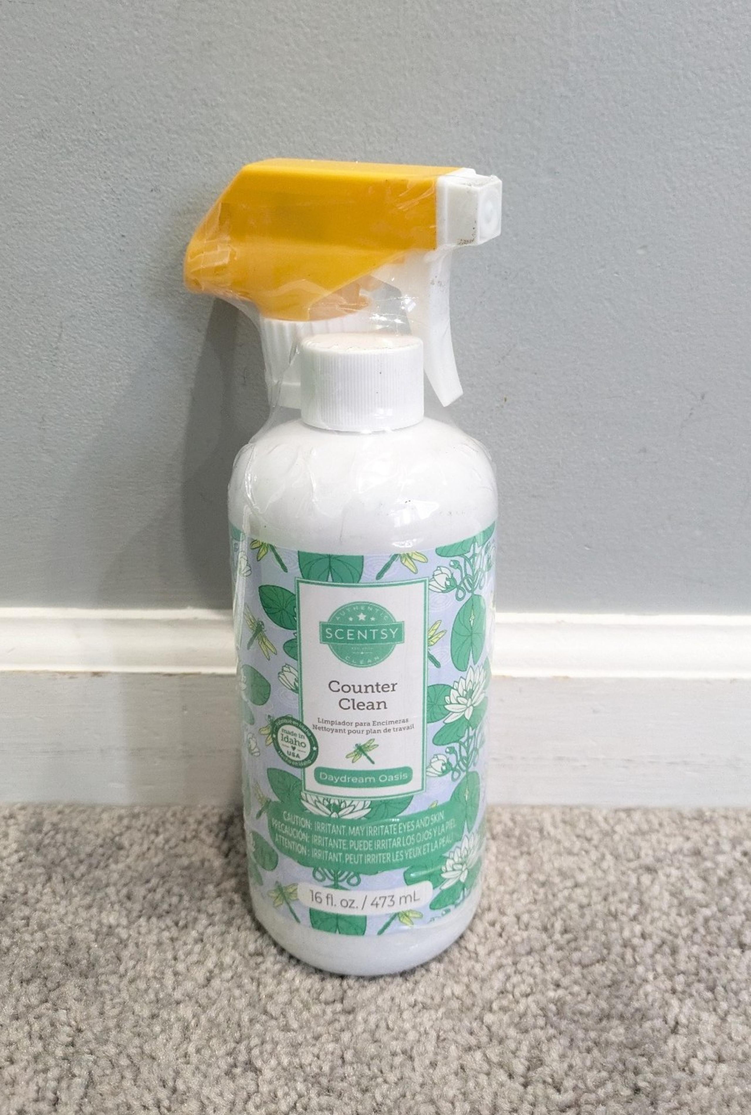 NEW Scentsy Counter Clean w/ Sprayer Daydream Oasis Scent 16 oz RETIRED SEALED