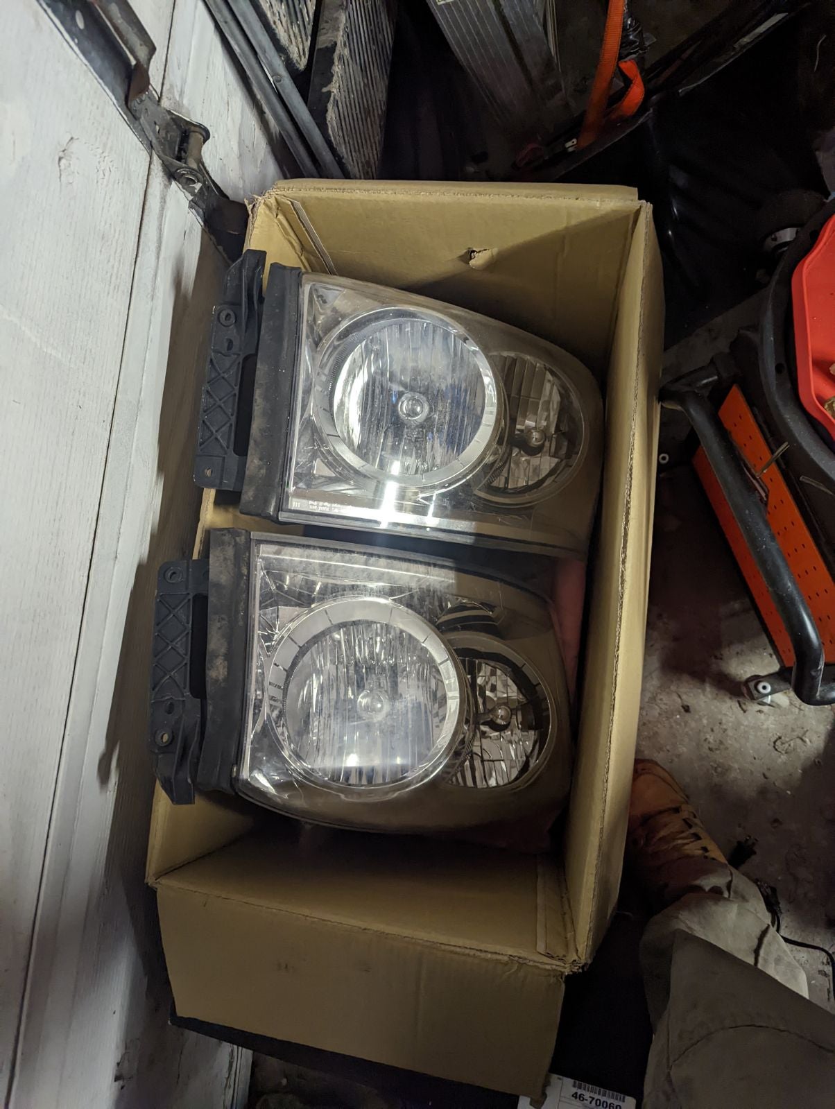Dodge ram 2007 factory (stock) headlight assembly L and R