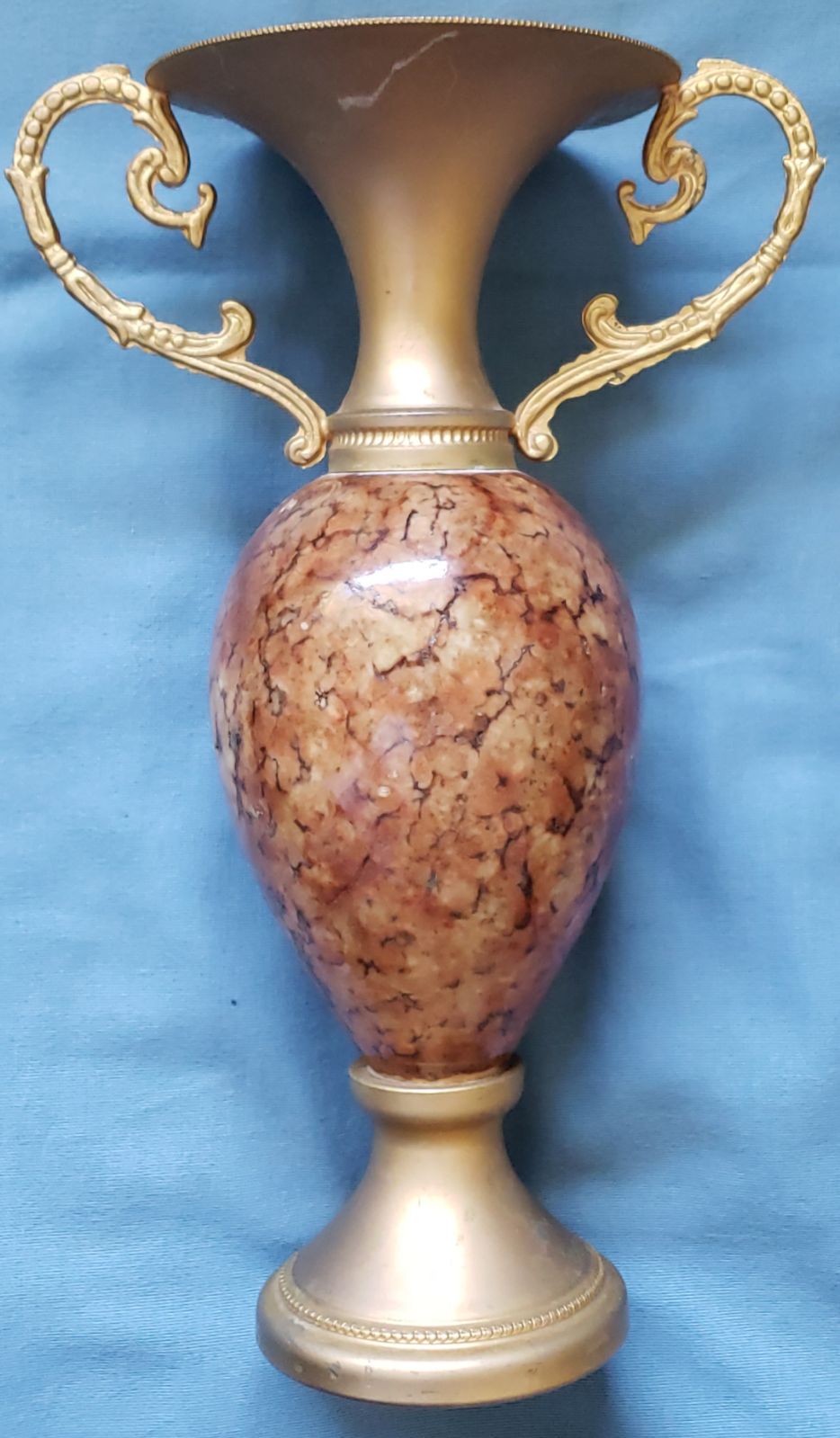 Marble trophy flower vase